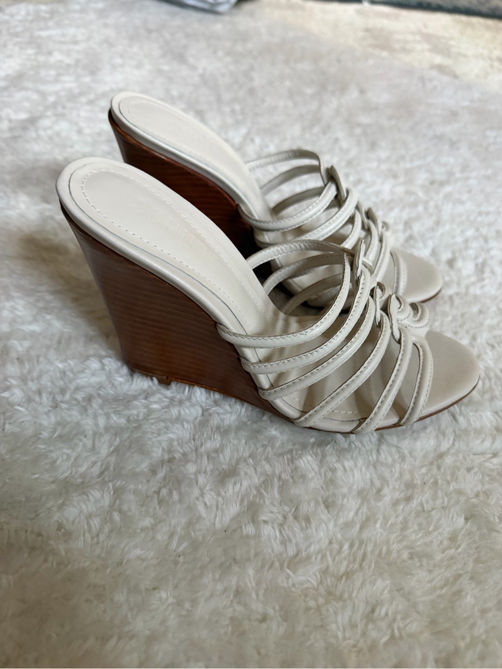 NIB Schutz Octavia Leather Wedge Heels Ivory Pearl Size 5.5